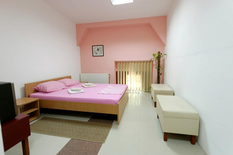 Hostel Paparazzo & Apartmens Kikinda الغرفة الصورة