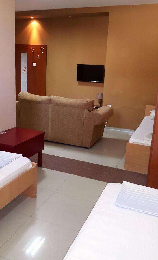 Hostel Paparazzo & Apartmens Kikinda المظهر الخارجي الصورة