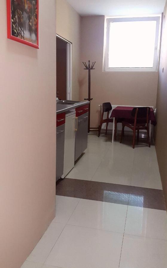 Hostel Paparazzo & Apartmens Kikinda المظهر الخارجي الصورة